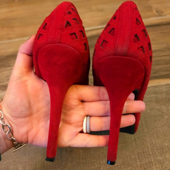 Waffle Lattice Suede Platform Heels - Picture 5 of 6